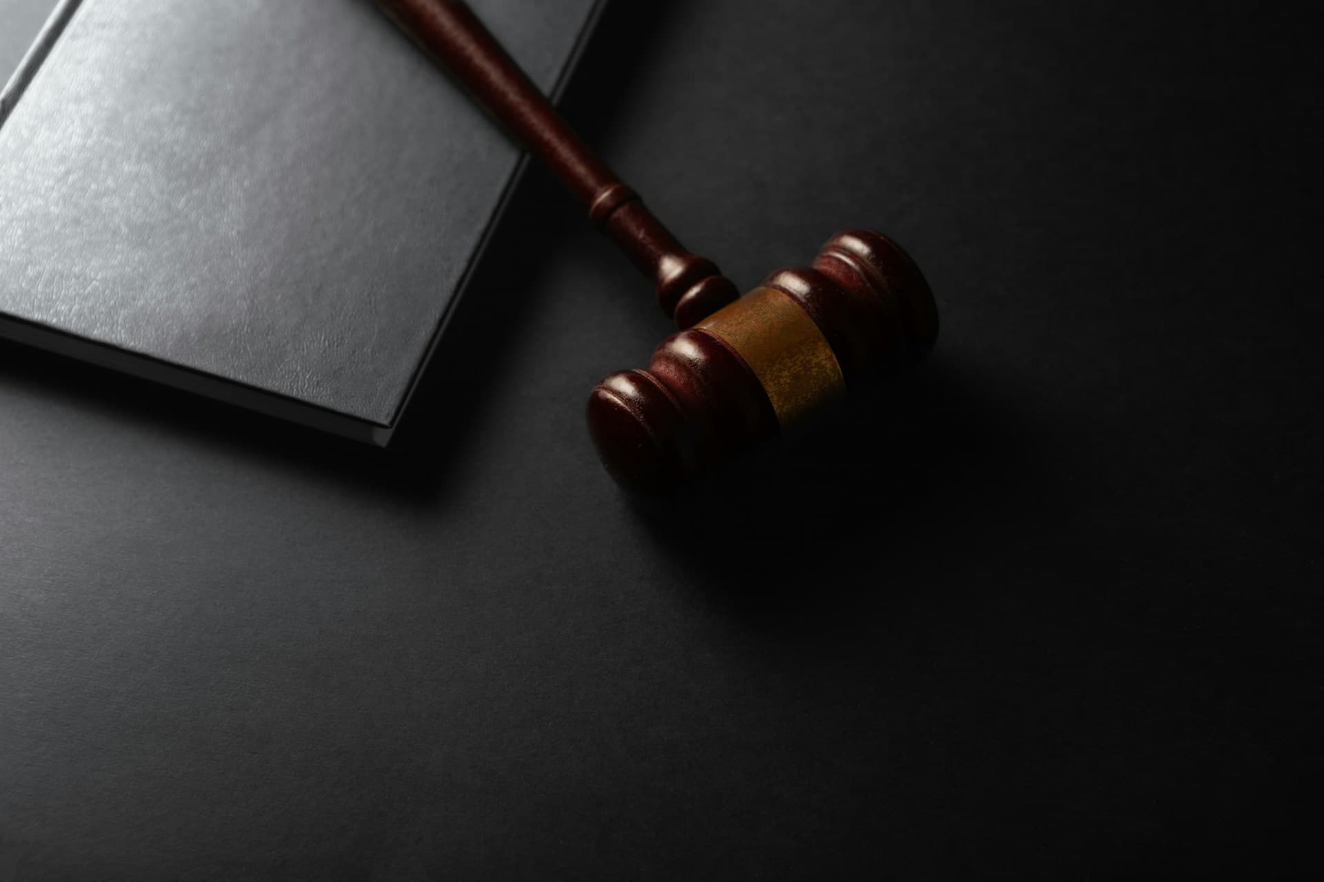 Contribution pour l'aide juridique 2026 : les 50 € qui changent la saisine du tribunal judiciaire et des prud'hommes